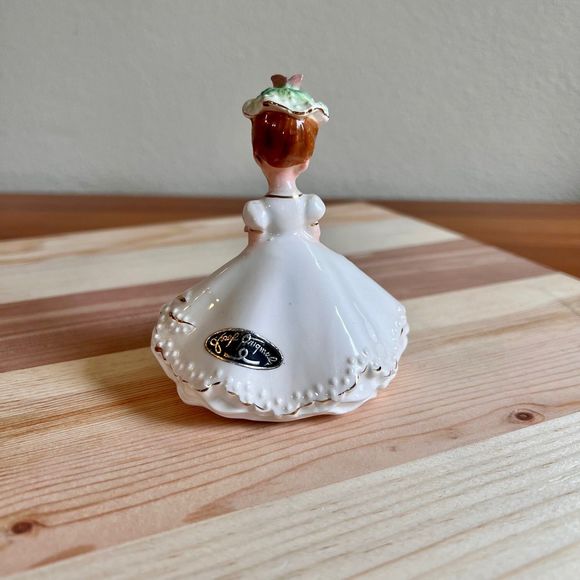 Vintage Josef Originals, Bride June Birthday Girl Figurine, Doll of the Month - Picture 4 of 9